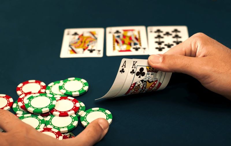 Chơi Xì Tố tại King88 – Trải nghiệm game bài đỉnh cao & Mẹo chơi thắng dễ 5 Cách phân định thắng thua trong Xì Tố