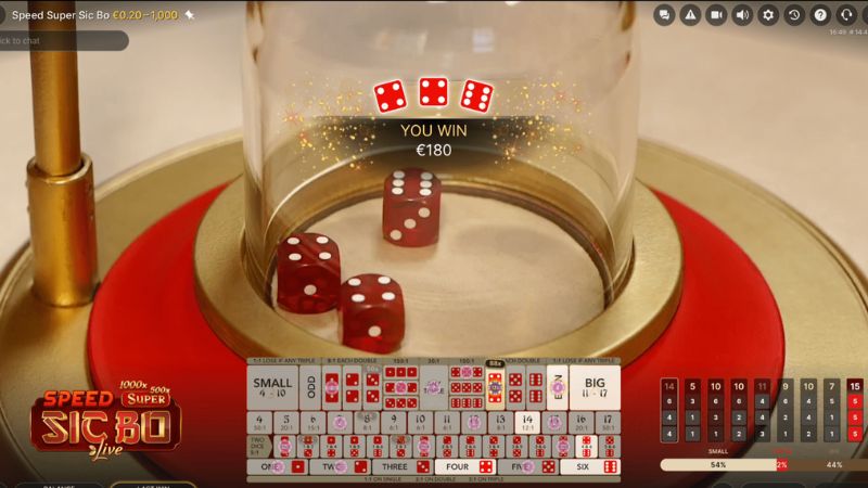 Không gian siêu tài xỉu trực tiếp King88 với dealer thật, camera rõ nét và bảng lịch sử hiển thị đầy đủ.